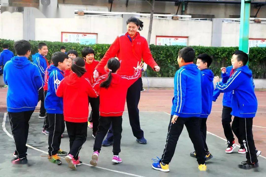 小學六年時間,張子宇幾乎每年都能長高10釐米左右.