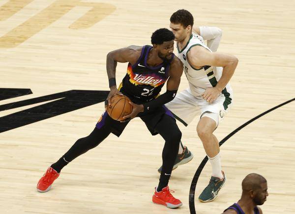 太阳|雄鹿123比119击败太阳，赢下NBA总决赛天王山之战