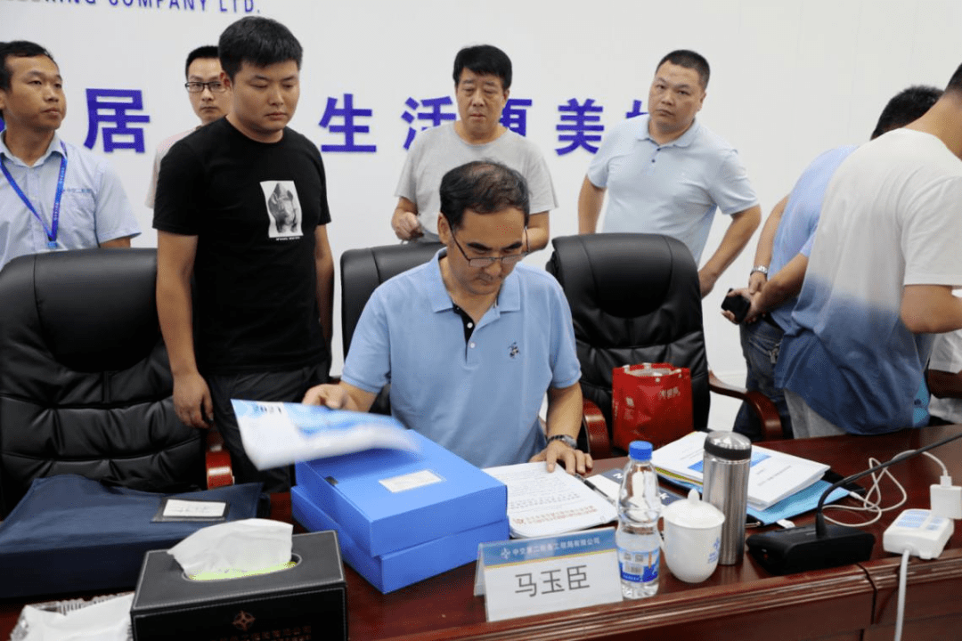 落实"三送行动" 创新"一会三卡" 湖南交通深入推进平安工地建设