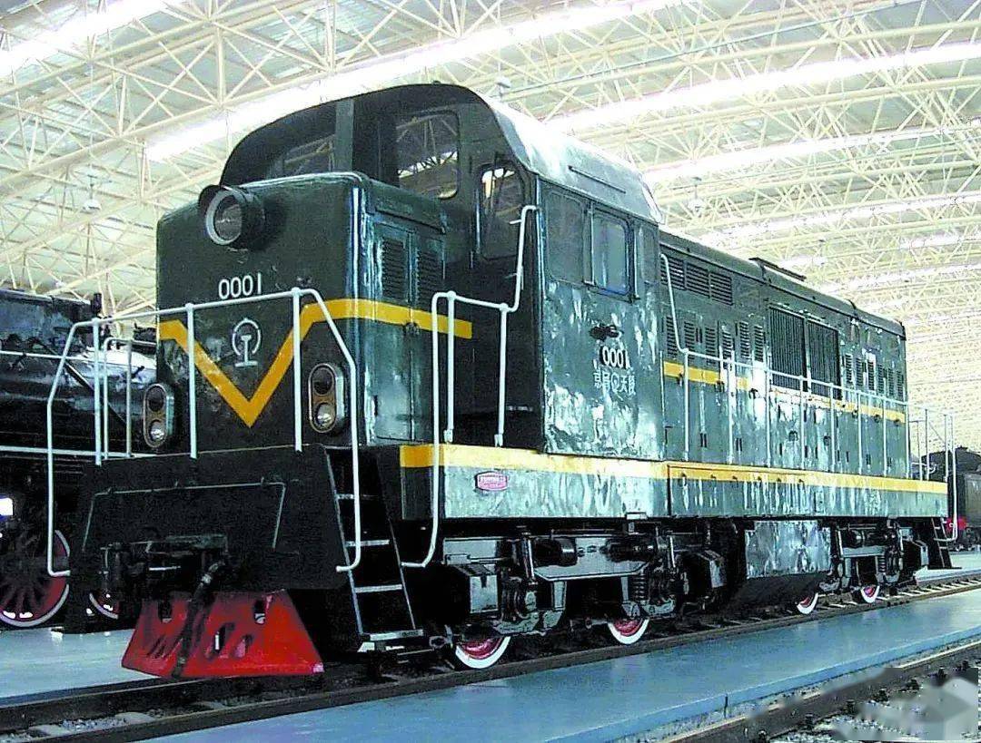 7米,时速40至80公里机车档案|东方红5型0001号内燃机车东风4型内燃机