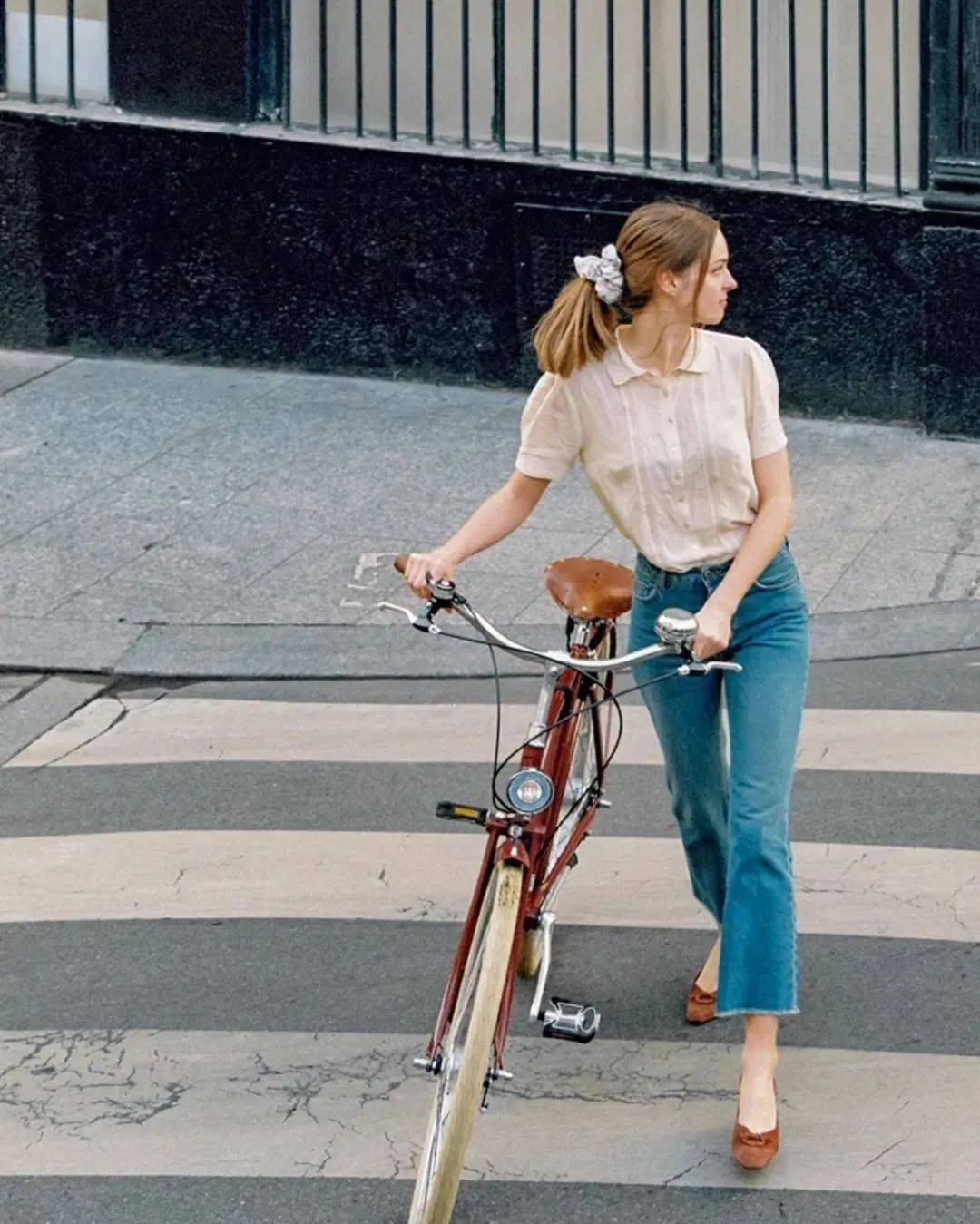 吊带|28套夏日法式穿搭,慵懒浪漫,真的太太太心机了!