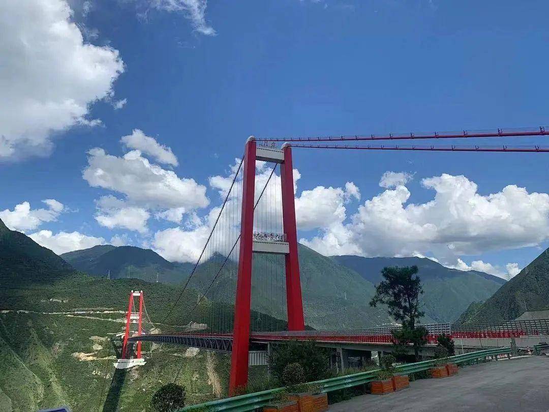 关于g4218雅叶高速公路四川雅康段对部分车辆实施交通管制的通告(四)