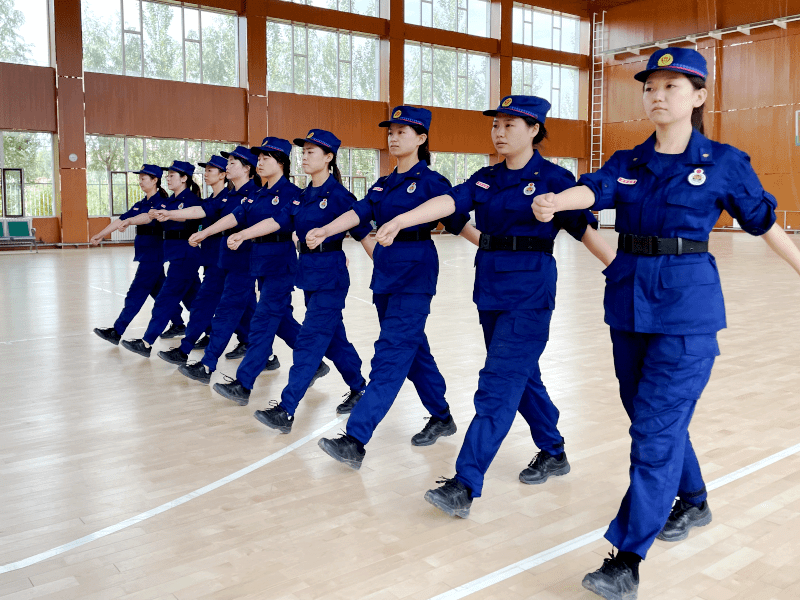 消防队文职统一服装图图片