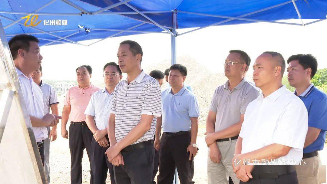 7月17日下午,市委副书记,市长邓泽友带队到杨梅产业转移工业园调研