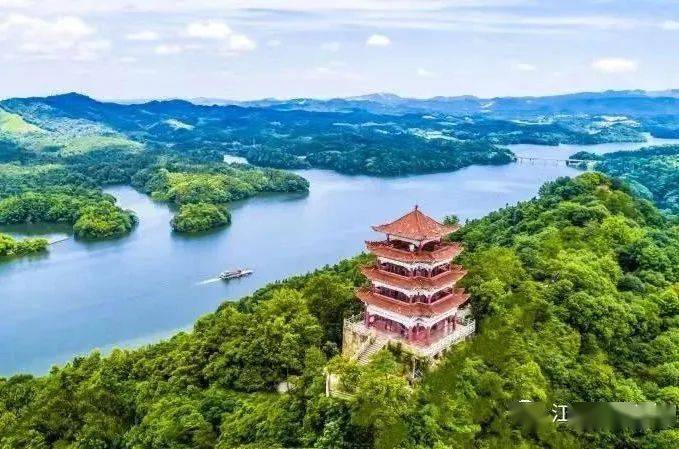 钟山峡景区和钤阳湖景区其中水域面积50平方公里仙女湖景区面积198