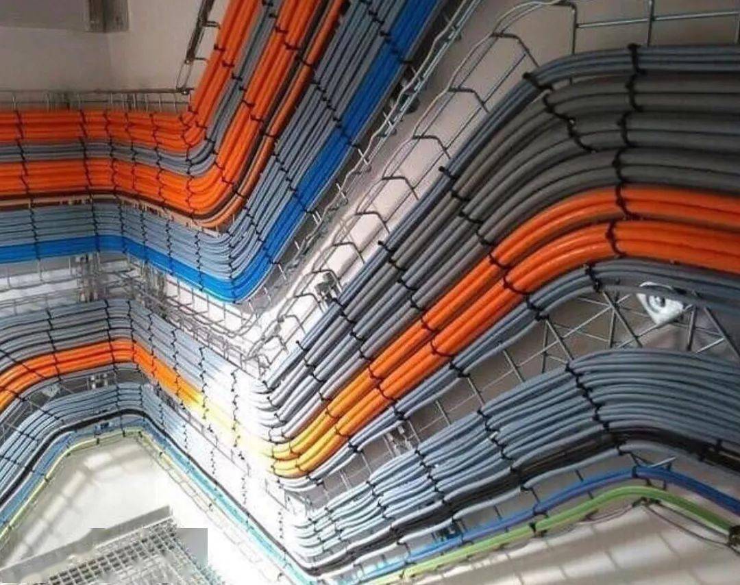 机房最美布线已醉