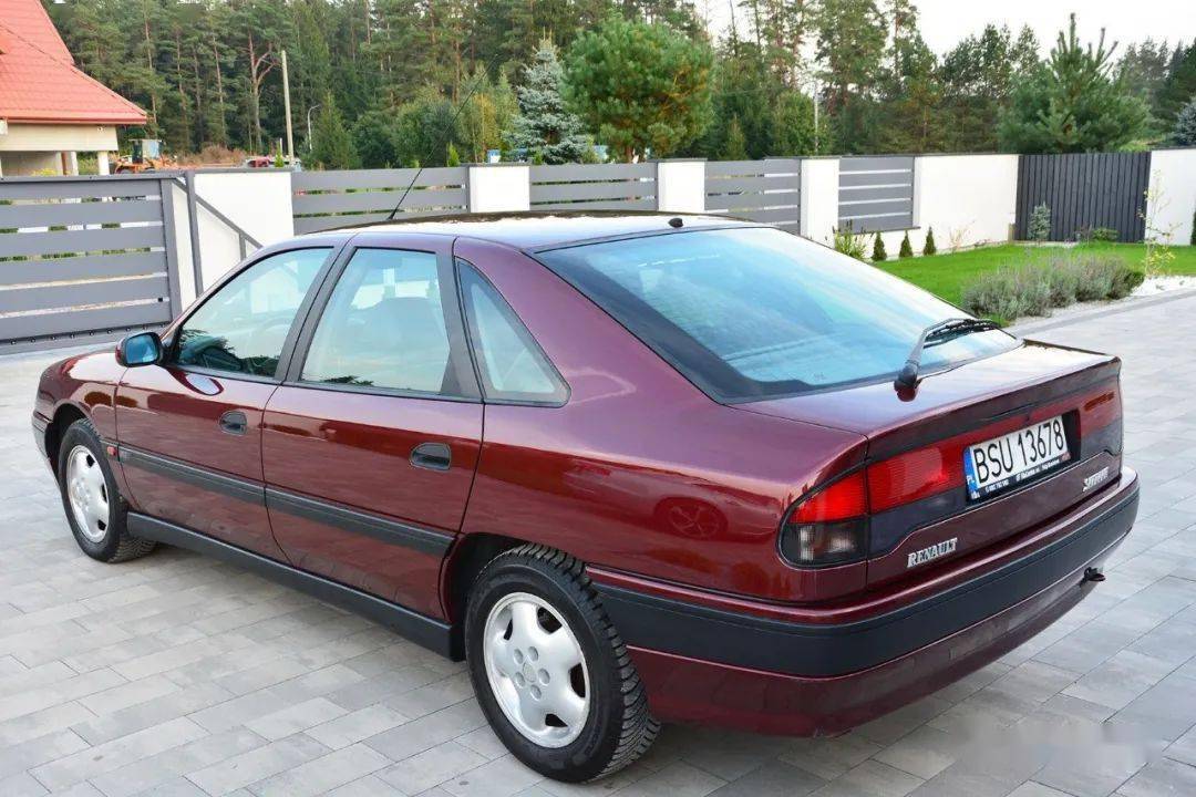最后一款纯法国技术的雷诺旗舰轿车