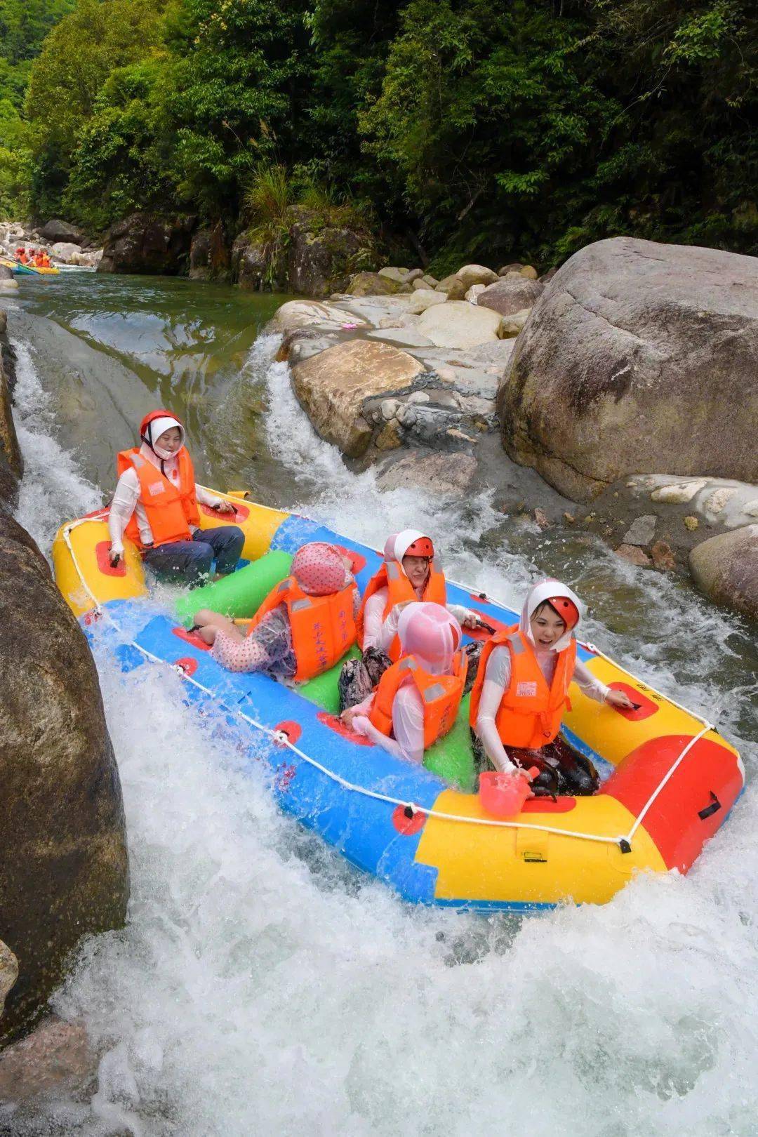 创建5a景区打造旅游品牌丨莽山大峡谷漂流清凉一夏好去处打造南方第一