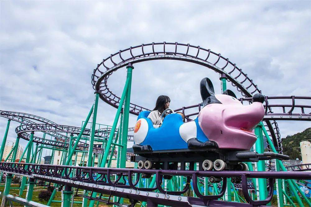 会泽这个游乐园盛大开业啦摩天轮过山车大摆锤刺激到腿软
