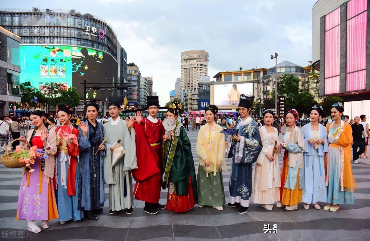 湖濱步行街啟動,杭州仲夏夜將持續開展三個月,這也是杭州人自己的夏日