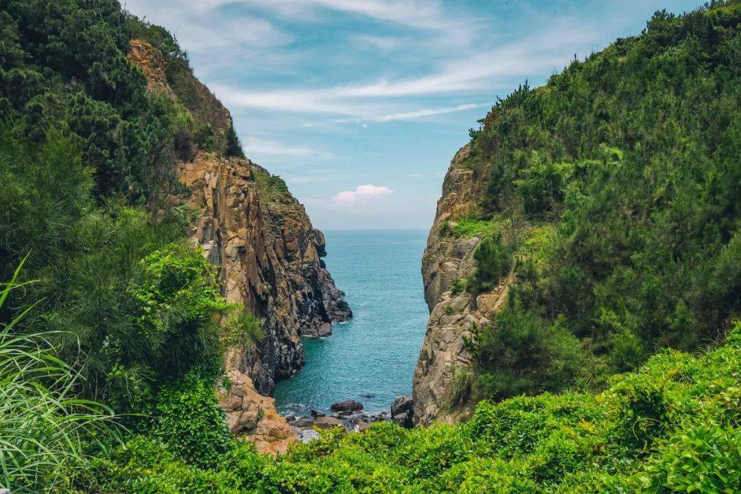 平潭島還擁有象鼻灣,長江澳風車田,北部灣生態廊道,北港村,仙人井等網