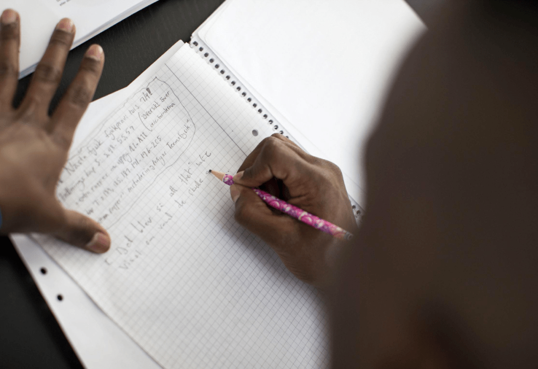 怎么写作比较的句子 027af06ebe444ab69abcbbf104522a4e.png