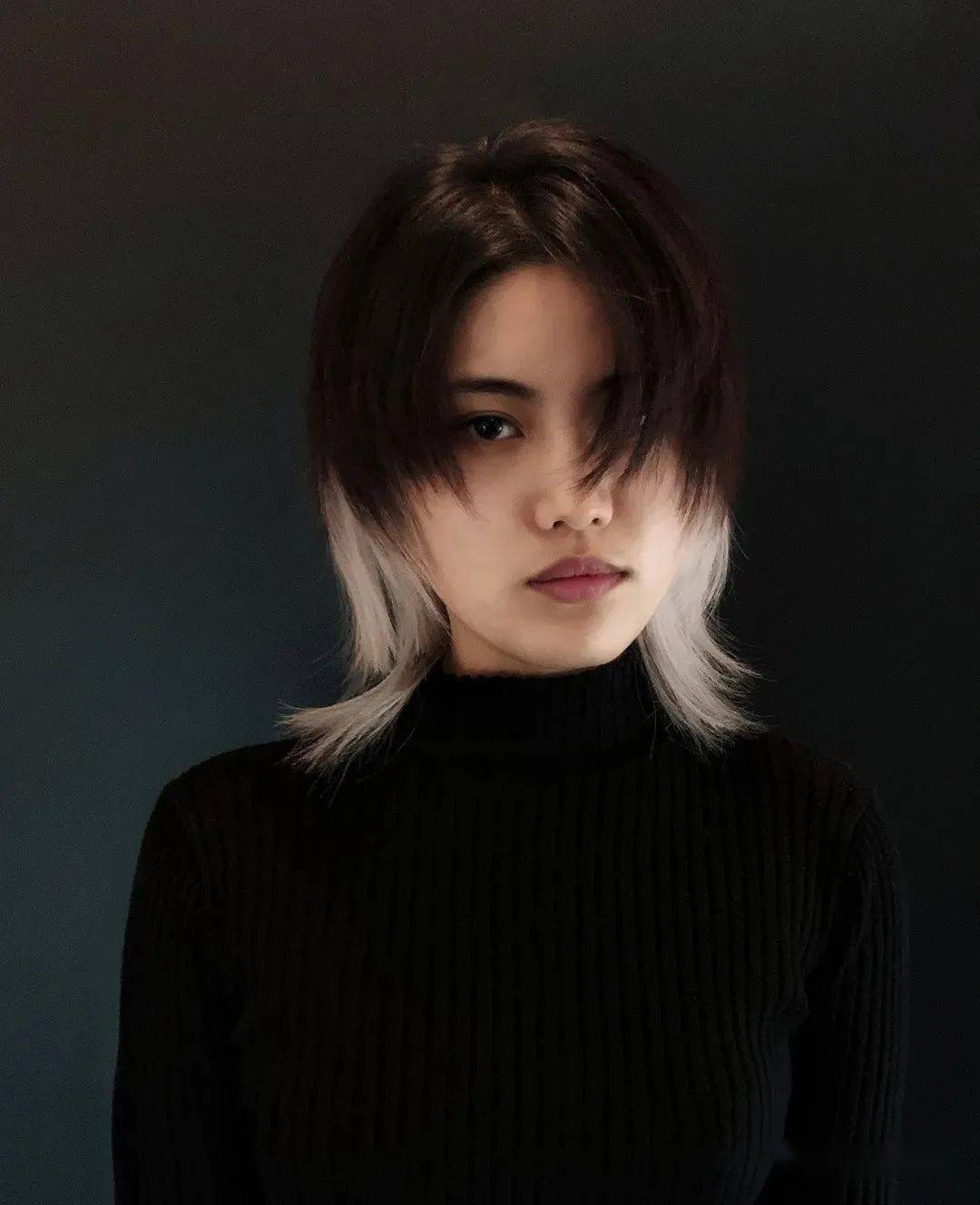 2021夏天流行渐变染短发光芒四射呀