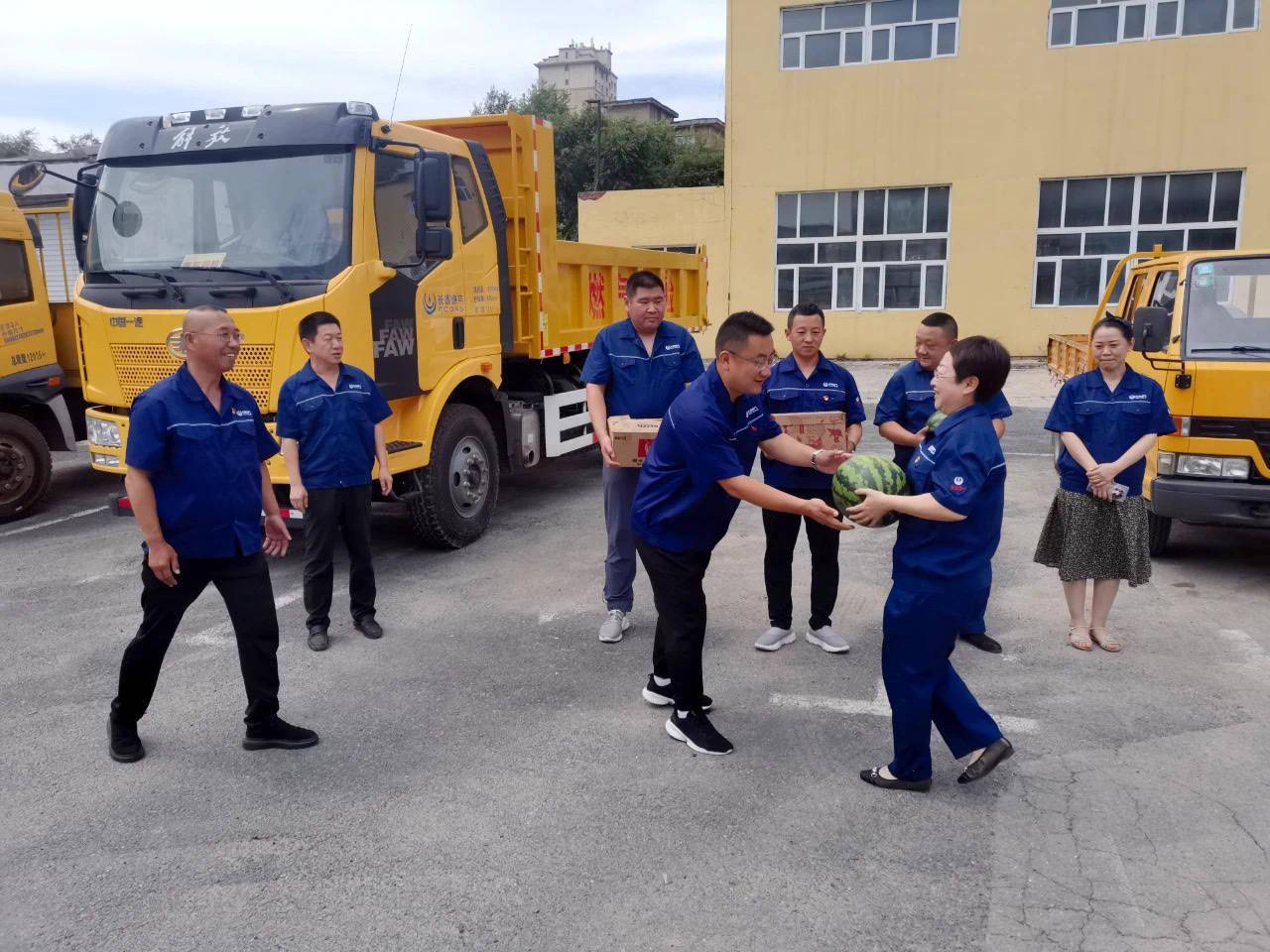 长春燃气开展"夏送清凉 情系一线"活动