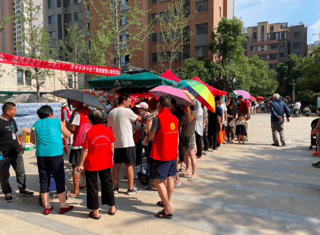 我在现场|郭家咀水库旁3.6公里小区,8000名群众连夜转移