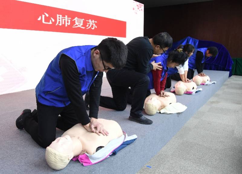 对话郑州地铁最美医生秦杰林从善良互助到挺身而出