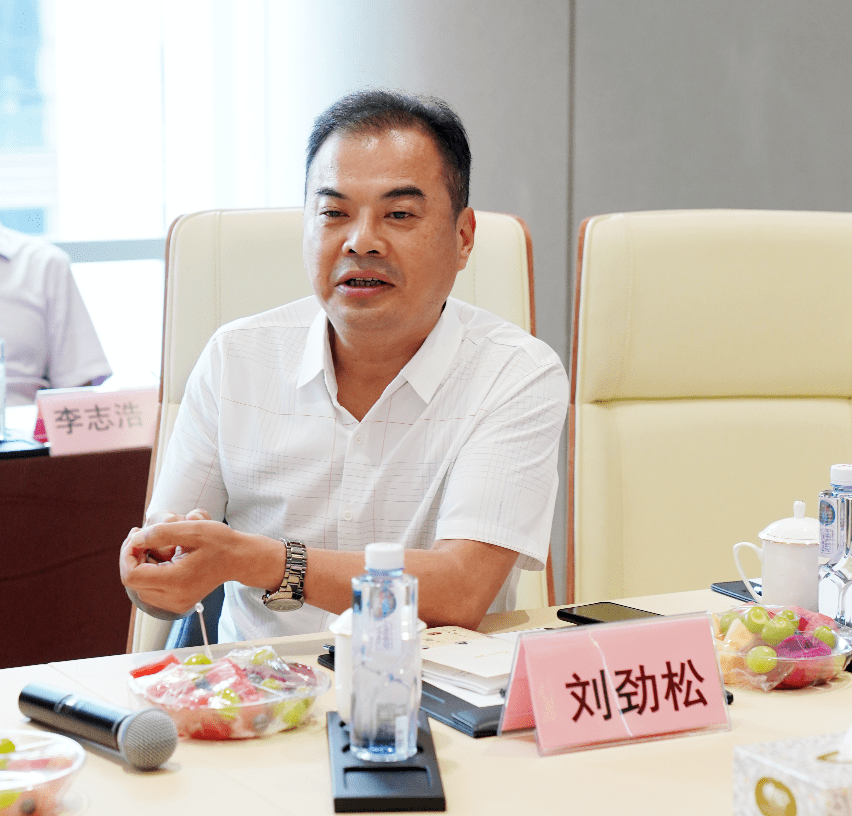 四川省青海商会副会长刘劲松四川省山西商会副秘书长刘振华四川省新疆