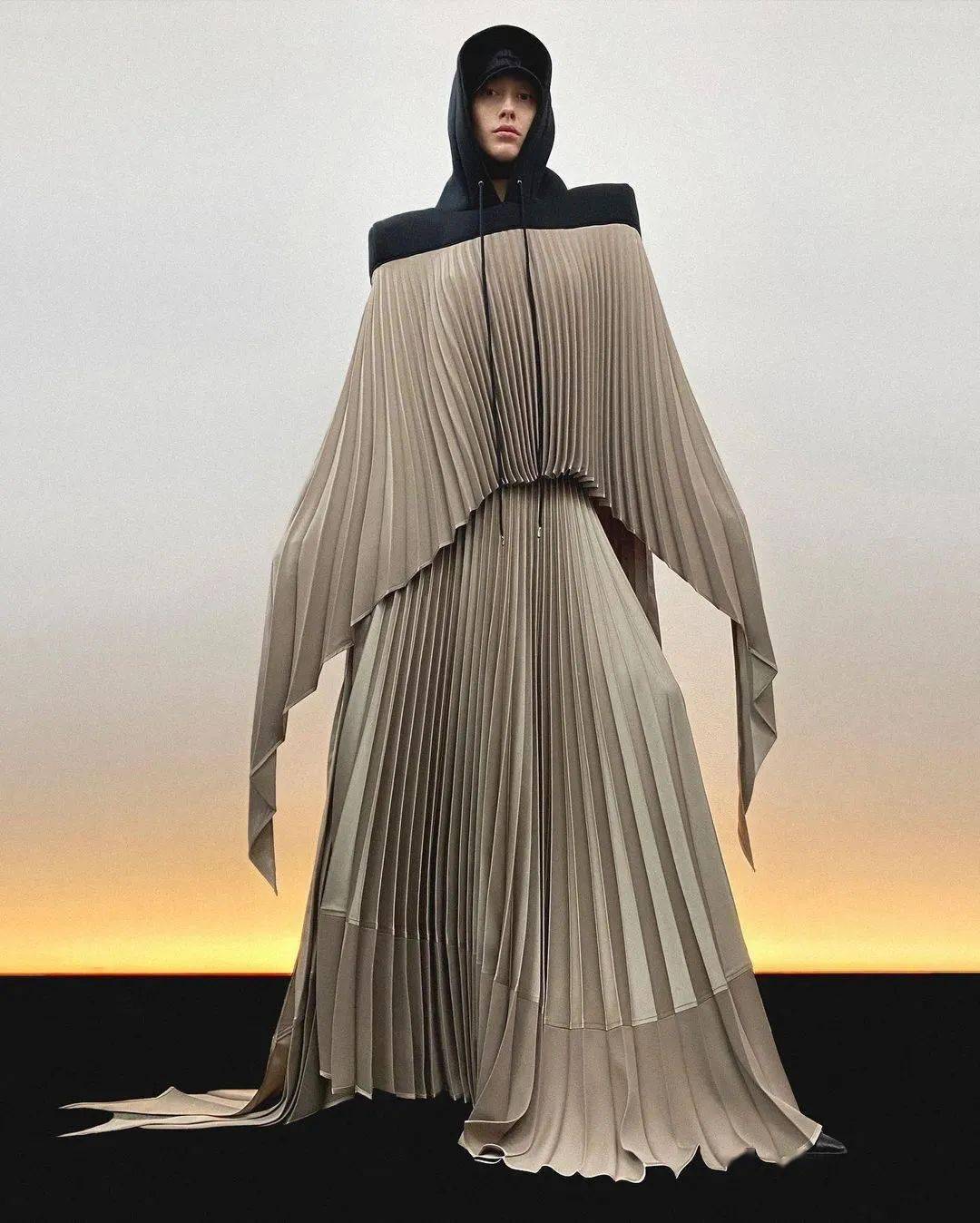 服装|灵感元素｜源自燕子的浪漫设计