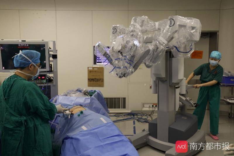 时间|?少女左肾上长两个巨瘤还破裂了，手术机器人成功摘瘤保肾