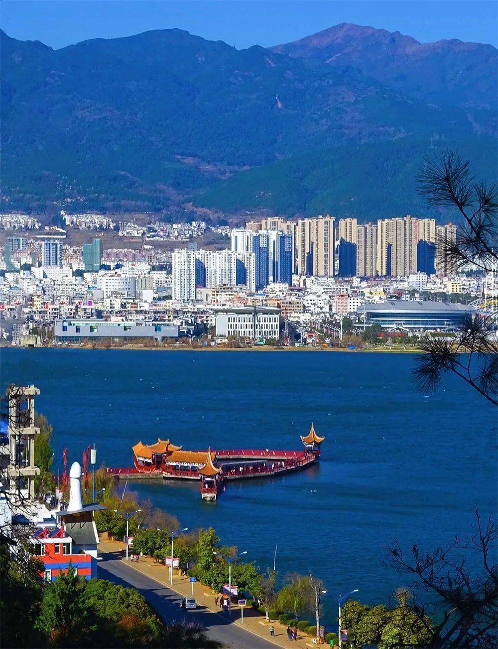 南诏风情岛 分别摄于1985年12月7日,2000年2月10日 明珠广场 分别摄于