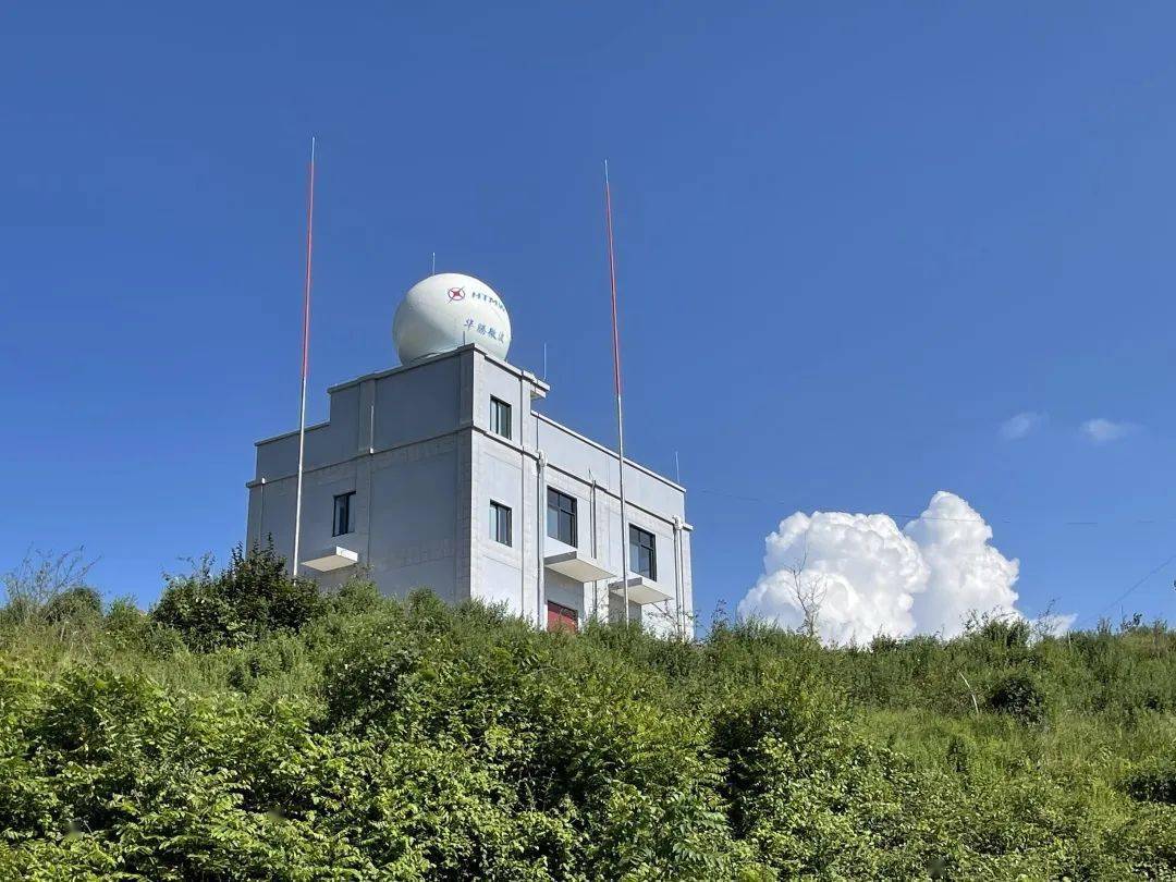 位于石棉耗资700万的气象雷达站长啥样