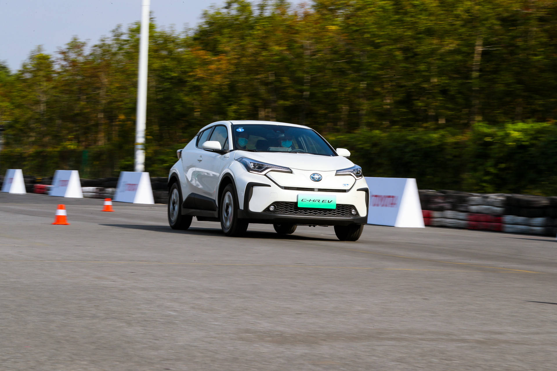 试驾丰田c-hr ev