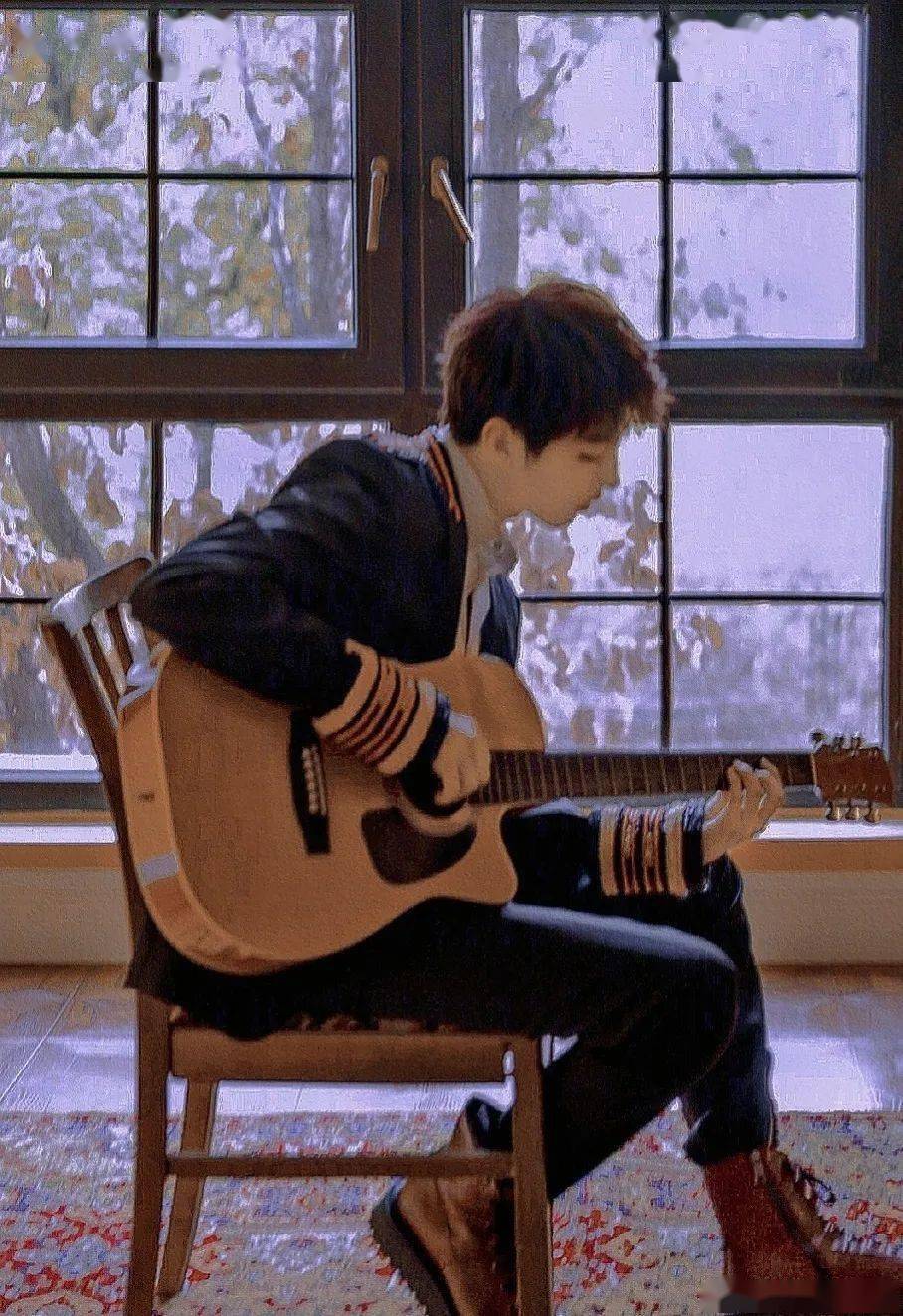 王俊凯吉他少年手机壁纸瞬间觉得自己的壁纸不香啦
