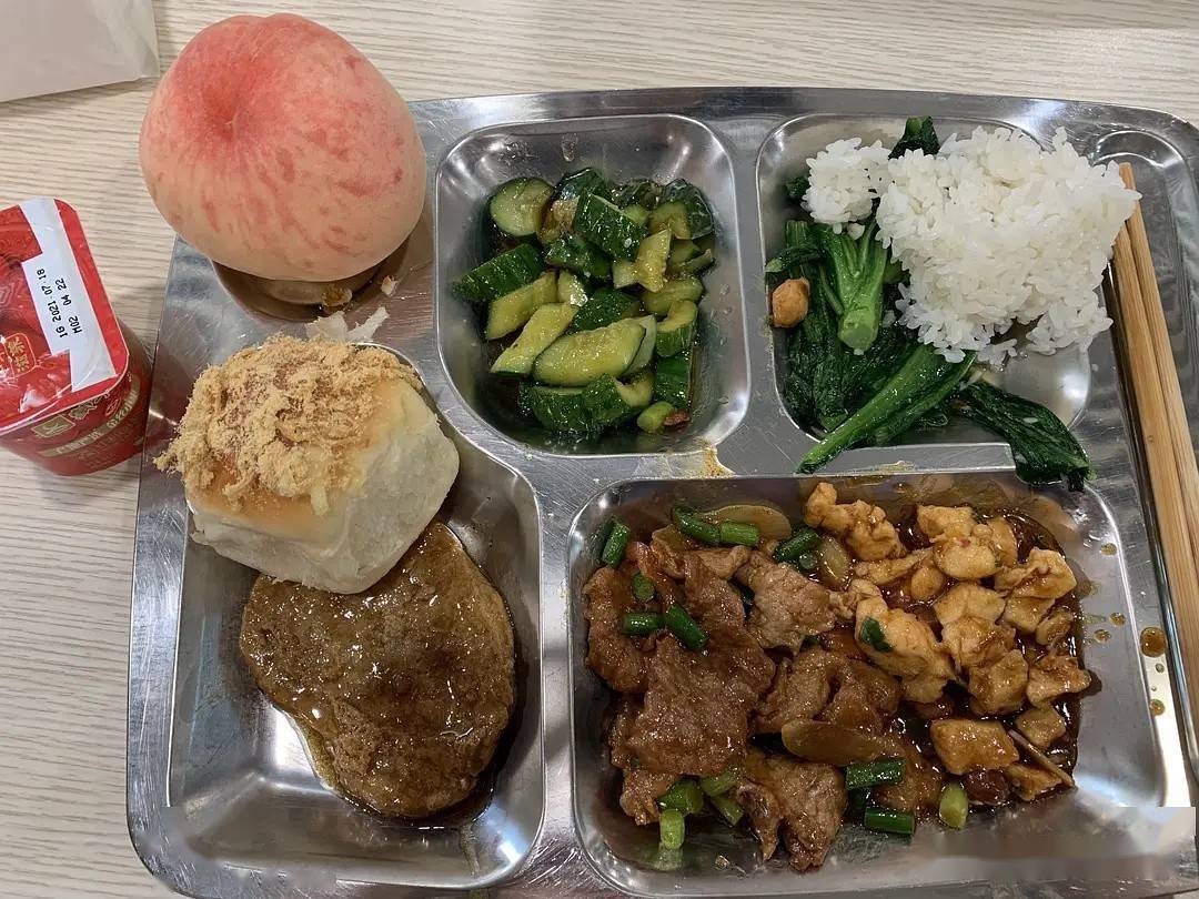 看完鸿星尔克员工的伙食后终于明白为何能这么火爆