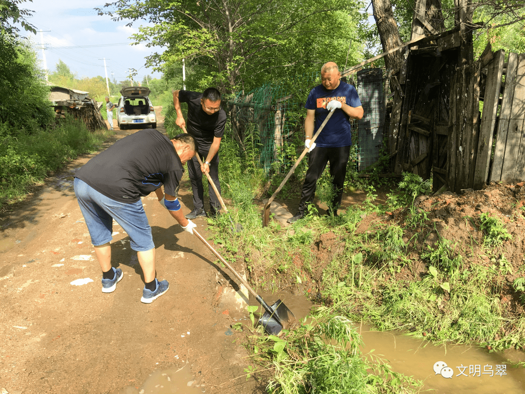 疏通沟渠防内涝改善排水解民忧乌马河街道长征社区力排内涝