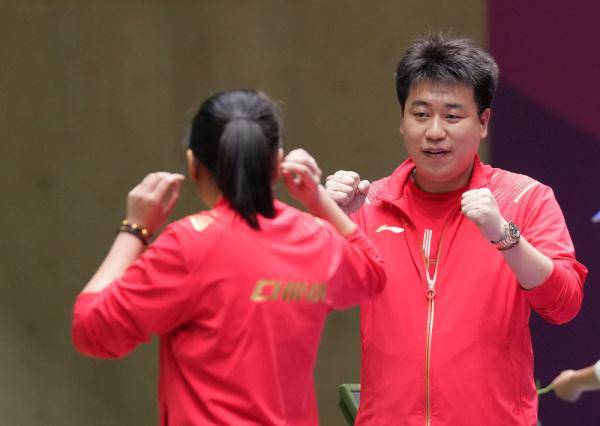 东京奥运会|东京之星:带着"大侄女"拿金牌_庞伟