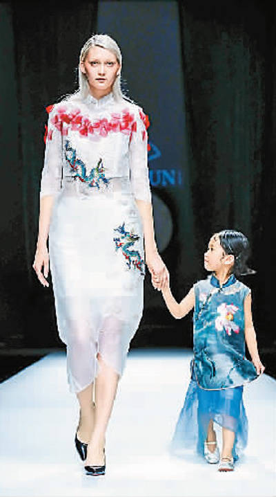 中国|向世界展示中国华服之美（新国潮）
