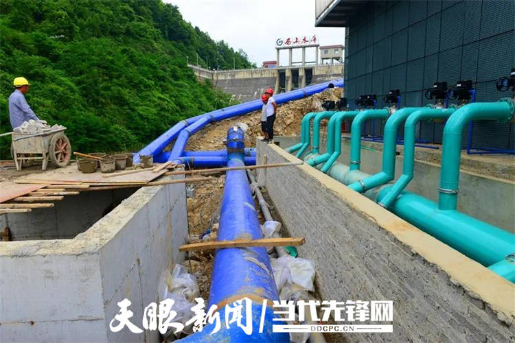 记者在位于凤冈县龙泉镇境内的西山水库了解到,凤冈县西山自来水厂