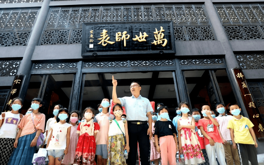 行知学堂留守娃