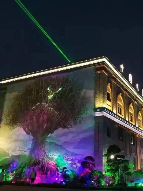 唱歌跳舞观看灯光秀演绎这样的夜晚最迷人~02泾县城区每当夜幕降临