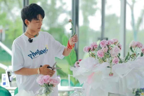 宁静|《中餐厅5》老朋友AKA店长黄晓明，这季竟碰上了她！