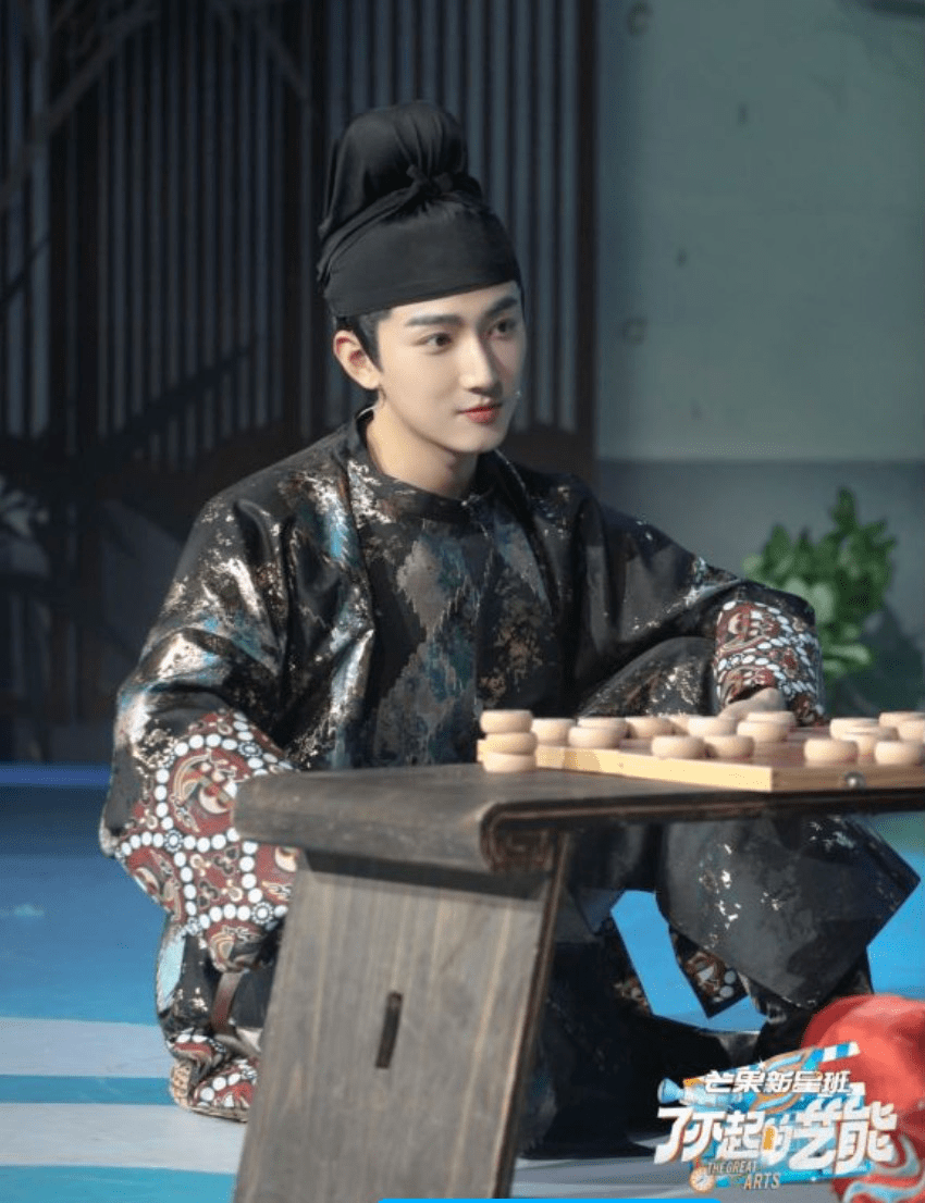 刘昱|汉服又出圈了，国风传统给我火！