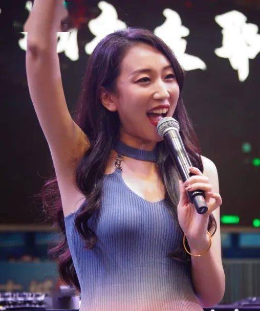 今晚他们居然浪到一起