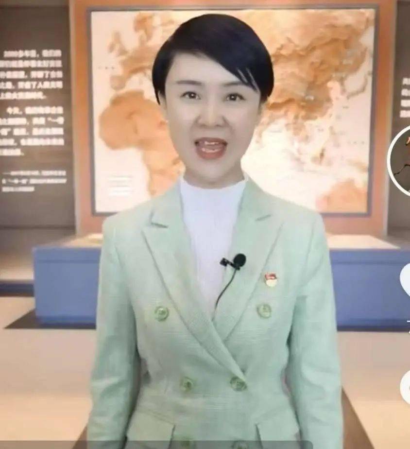 43岁美女副局长成网红,直播带货4000万,获百万打赏,凭什么?_贺娇龙