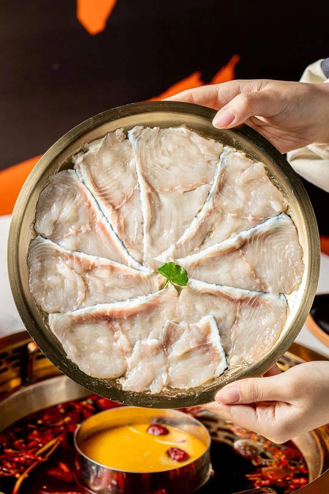 鲜乐门鱼头火锅派仅108元享门市价323元夏日畅吃套餐鲜乐锅底酸爽萝卜