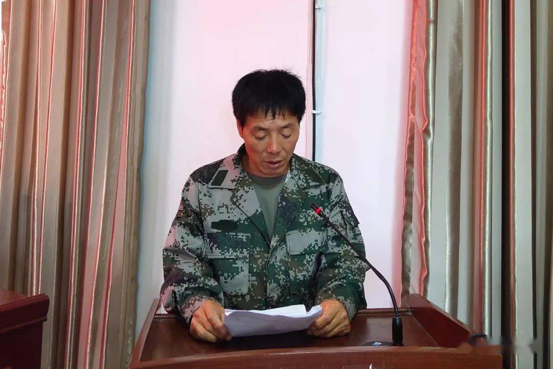 淳化县十里塬镇召开庆"八一"退役军人座谈会_杨文超