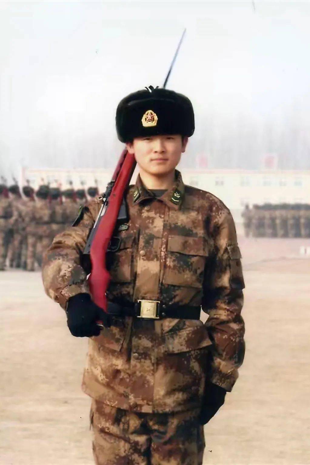 是军人是石油人闻令而动凯歌高奏