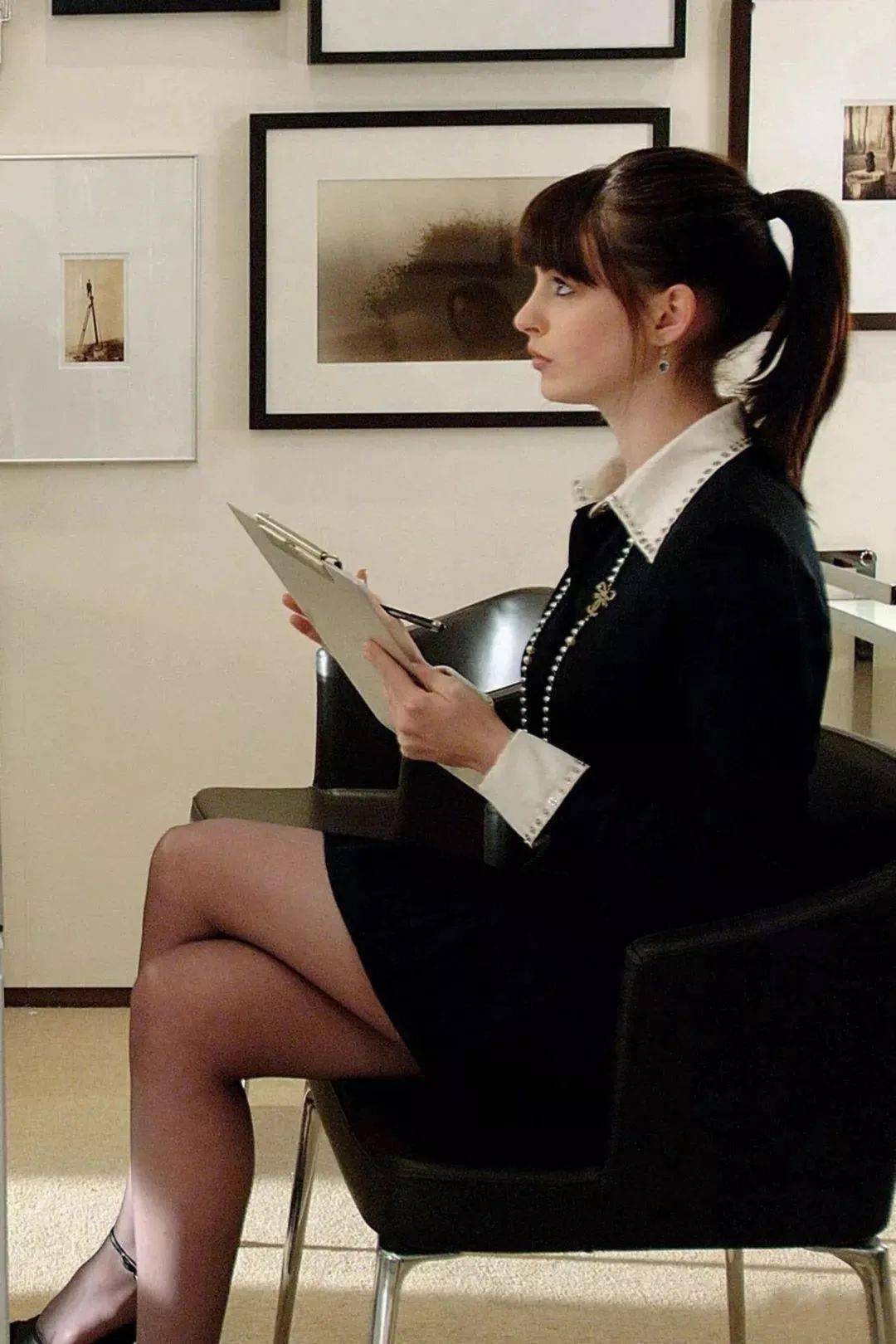 《穿prada的女王》15周年安妮·海瑟薇的衣橱还是这么有看头