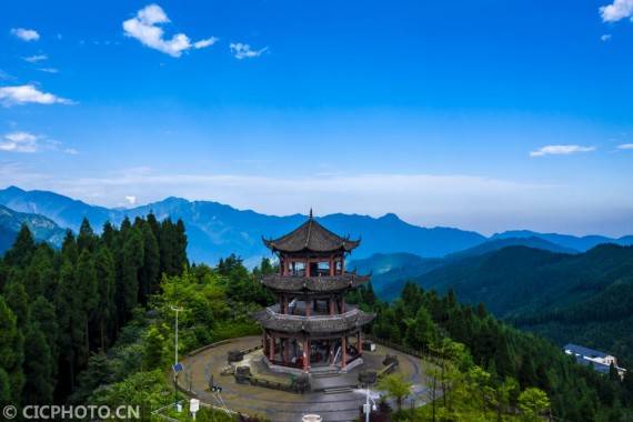 蓥华镇|四川什邡：钟鼎寺晨曦美如画