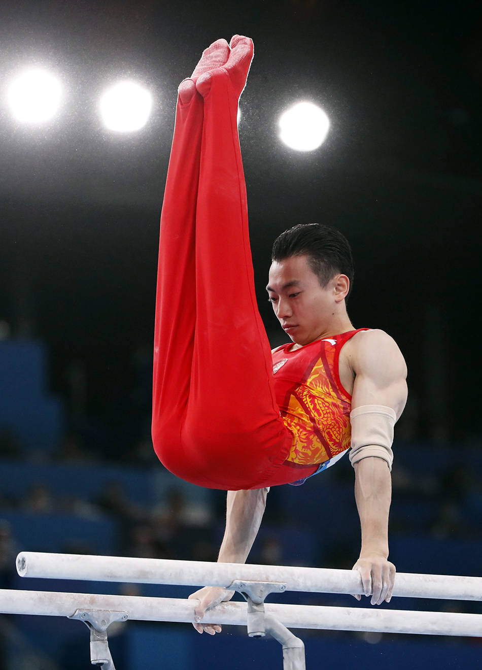 决战东京·战况|绝对实力双杠王,邹敬园碾压夺冠