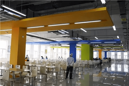 食堂环境↓↓↓食宿条件学校作息时间地址:山东省青岛市即墨区鳌山卫