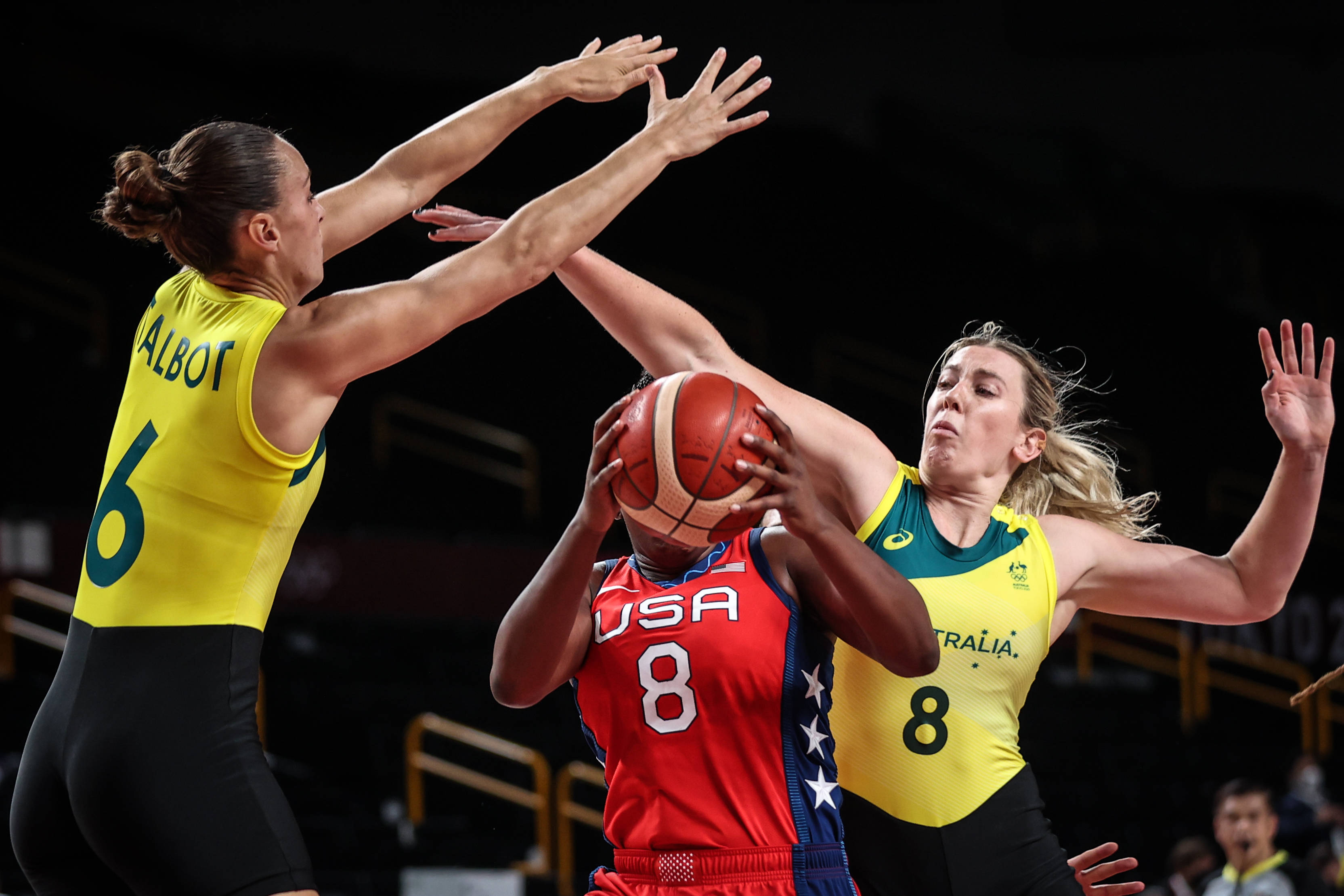 篮球女子四分之一决赛美国队晋级半决赛