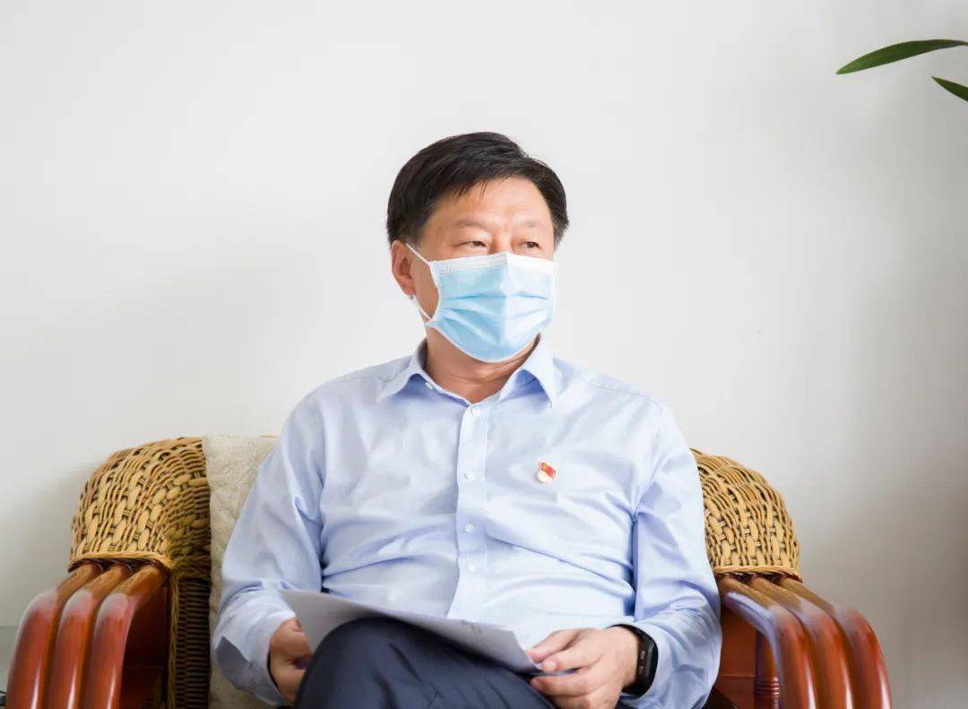 县委书记曹拥军听取疫情防控工作汇报