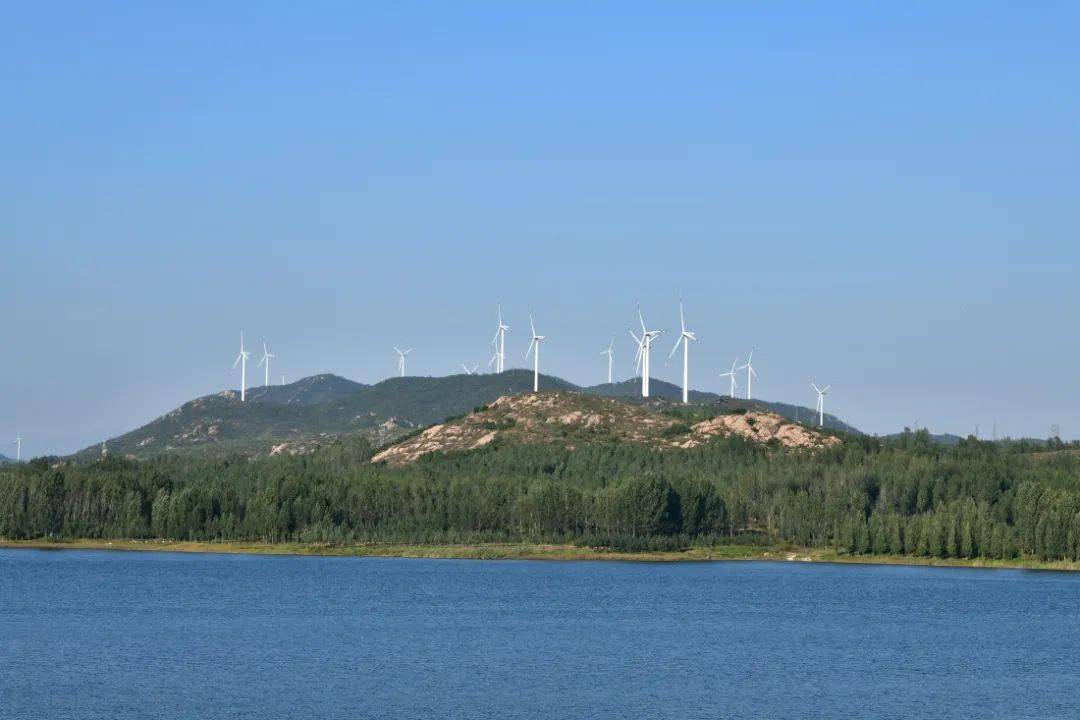 《上庄炉水库》《市民广场一景》《泰安彩石溪》《桃花亭》《西徐村