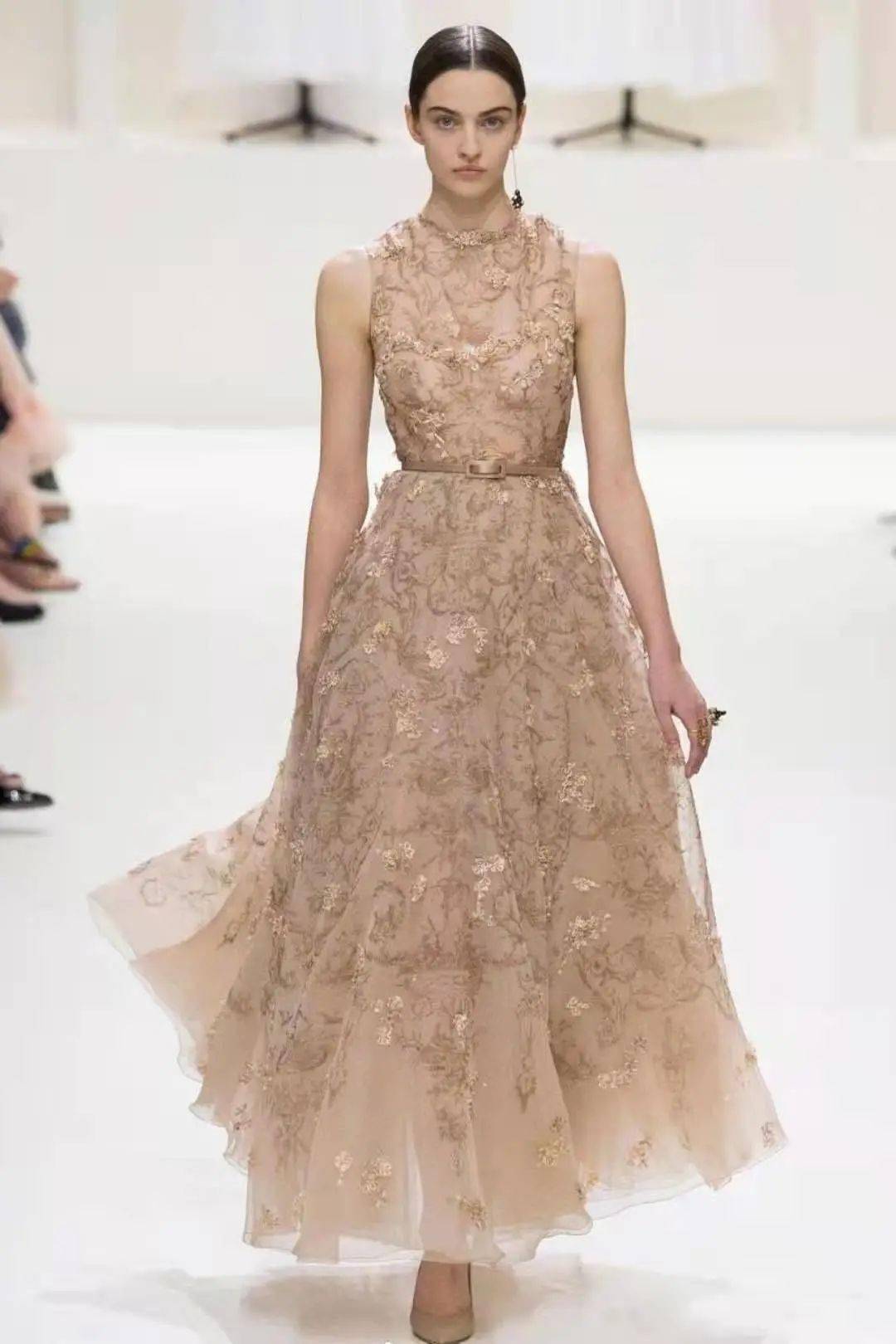 职场|人类“高质量女性”都在穿什么？