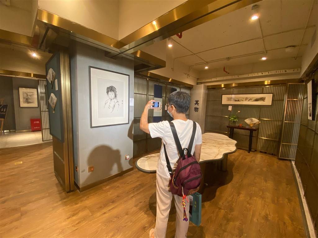 85后画家郑晖个展举行百余幅作品中看中国画传承